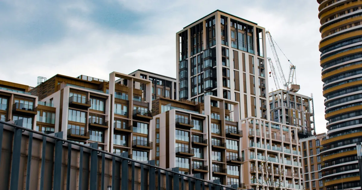 Escasez de vivienda en España: cuántas faltan de verdad, del dato de Galindo al espejo de Viena