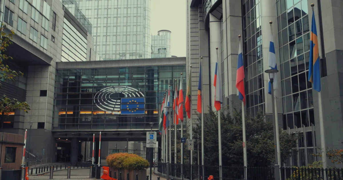 Ley europea de vivienda: Bruselas nombra dos veces al trabajador esencial y no lo define ni una