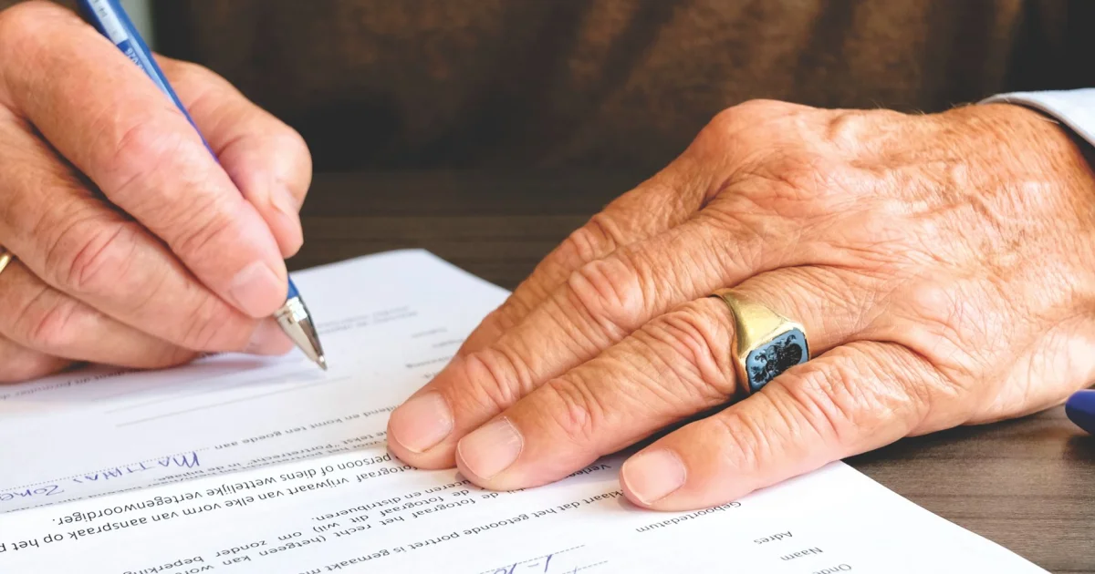 Contrato de arras: qué firmas, cuándo pierdes la señal y qué cláusulas te protegen si eres funcionario