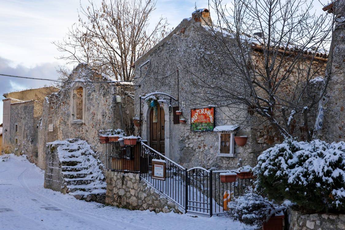 Municipios más baratos vivienda Comunidad Madrid 2026: mapa comparativo de precios desde 403 €/m² hasta el área metropolitana