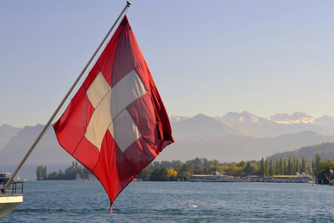 Baugruppen cooperativa vivienda Suiza Alemania: Hunziker Areal de Mehr als Wohnen en Zúrich, 13 edificios y 1.200 residentes