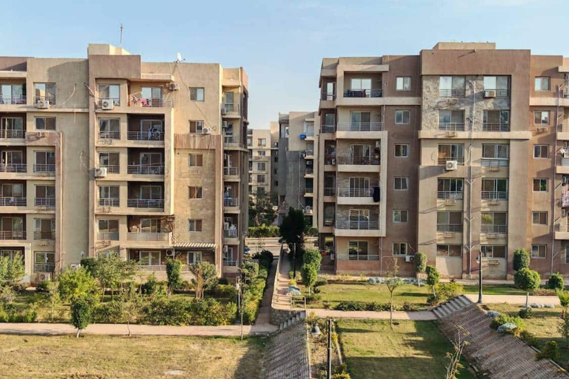 Requisito de empadronamiento vivienda protegida Madrid 2026: 10 años para compra, 5 para alquiler