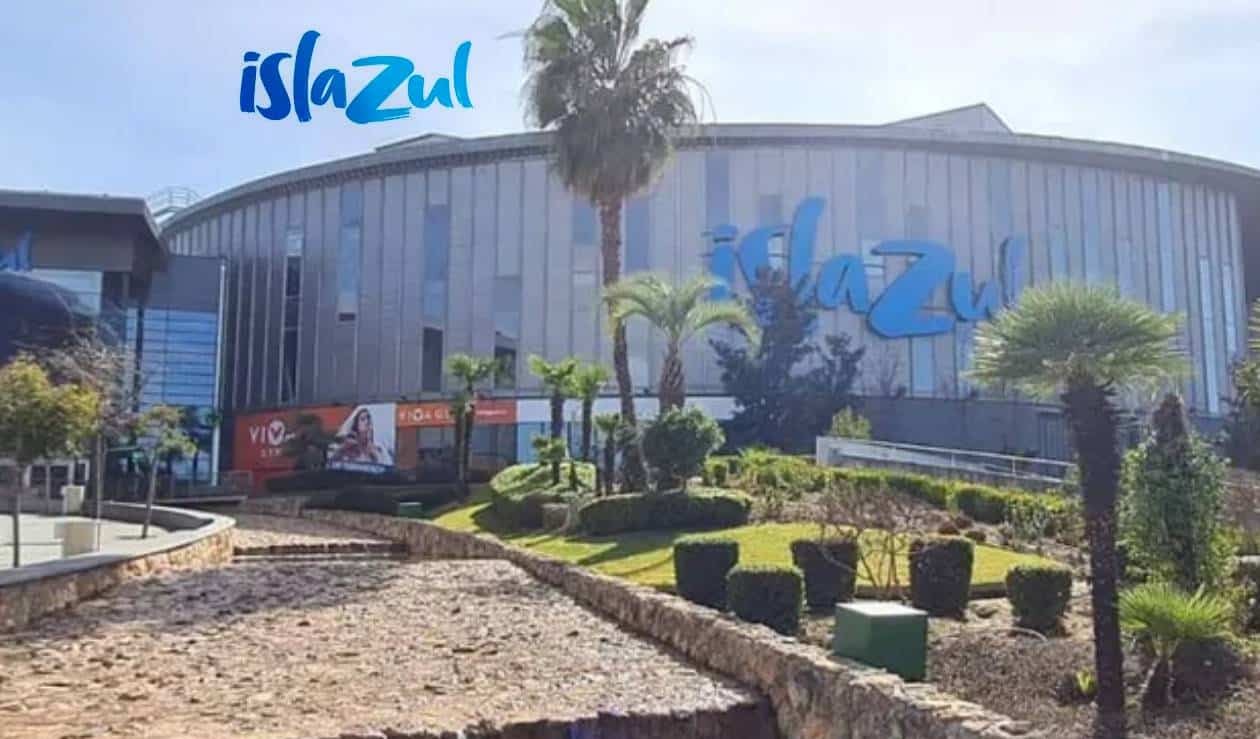 Centro comercial Islazul en Carabanchel Madrid, operación inversión inmobiliaria 2026 fondo Vukile Castellana Properties