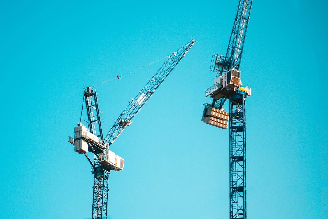 Vista aérea del sureste de Madrid con grúas en Los Berrocales y Los Ahijones, nuevos desarrollos urbanísticos que afectarán al precio de la vivienda