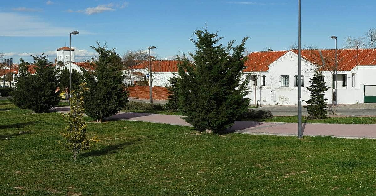 Campamento Madrid vivienda funcionarios 2026: tabla de esfuerzo hipotecario por perfil salarial con precios VPP reales